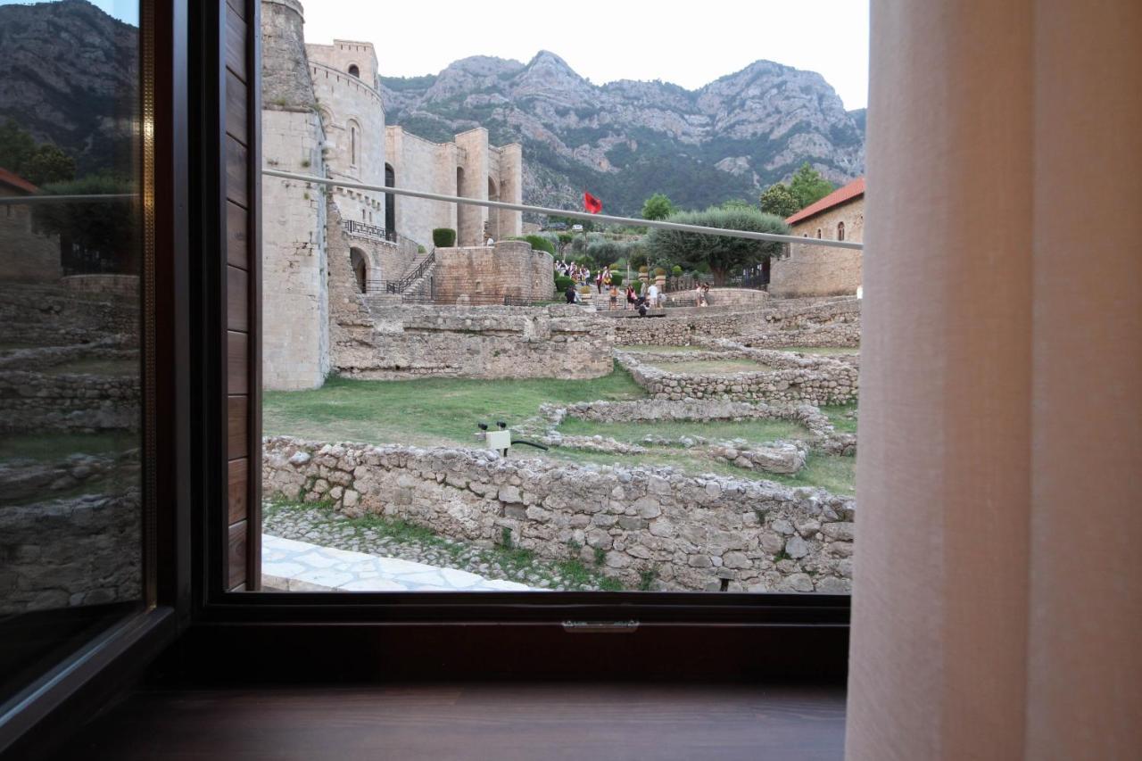 Kruja Albergo Diffuso , Inside Kruja Castle Esterno foto