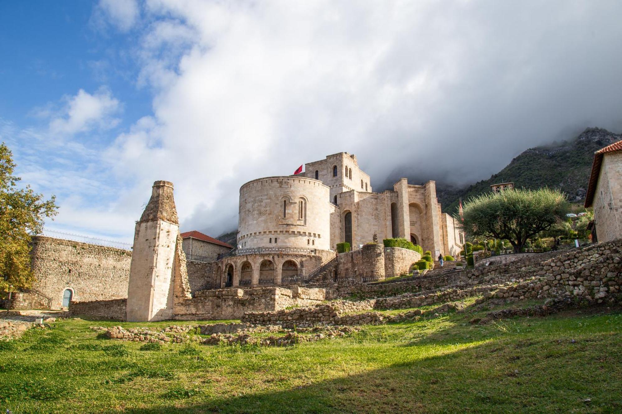 Kruja Albergo Diffuso , Inside Kruja Castle Esterno foto